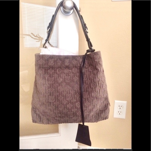RARE 💯 Authentic , Temporary Sale Price🎁 Louis Vuitton Antheia   PM hobo bag - Picture 2 of 16